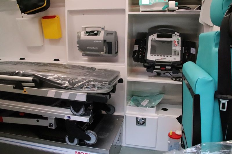 Individul care a atacat cu toporul un echipaj de ambulanță a fost plasat sub control judiciar