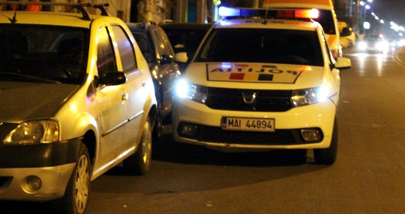 Tânăr reținut după ce a furat o mașină