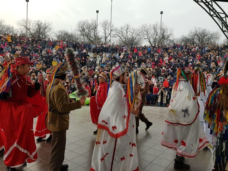 Festival de datini și obiceiuri cu peste 2000 de oameni la Pomârla