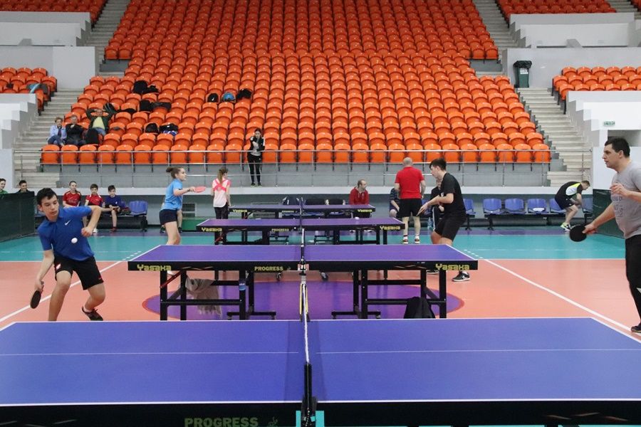 Competiție cu 100 de participanți de Ziua Mondială a tenisului de masă FOTO&amp;VIDEO