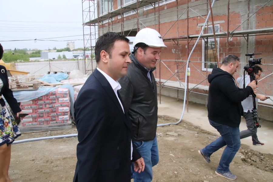 VIDEO. Ministrul Dezvoltării a venit să vadă un spital aflat în construcție