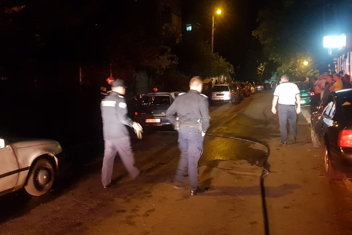 Piromanul din municipiul Botoșani a fost reținut. Are 17 ani și le-a spus polițiștilor că era beat