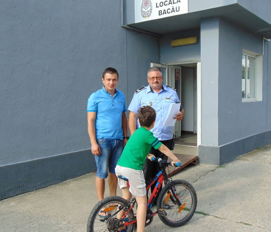 Șoferi amendați pentru că și-au parcat mașinile de marfă prin cartiere