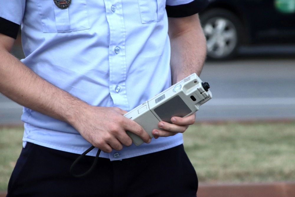 Tânăr oprit pentru un control de rutină. Era beat și nu avea permis de conducere