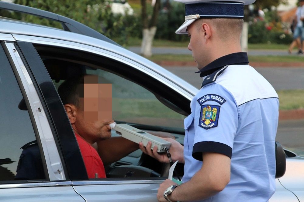 S-a urcat la volanul unei mașini deși consumase băuturi alcoolice