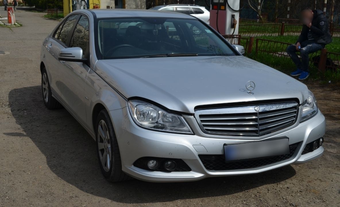 Botoșăneni anchetați după ce au fost opriți în trafic de polițiștii de frontieră