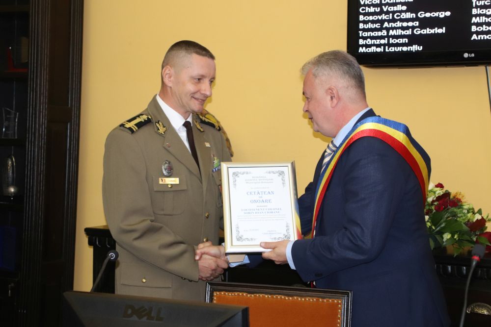 VIDEO. Doi militari care au luptat în Afganistan au devenit cetățeni de onoare ai Botoșaniului
