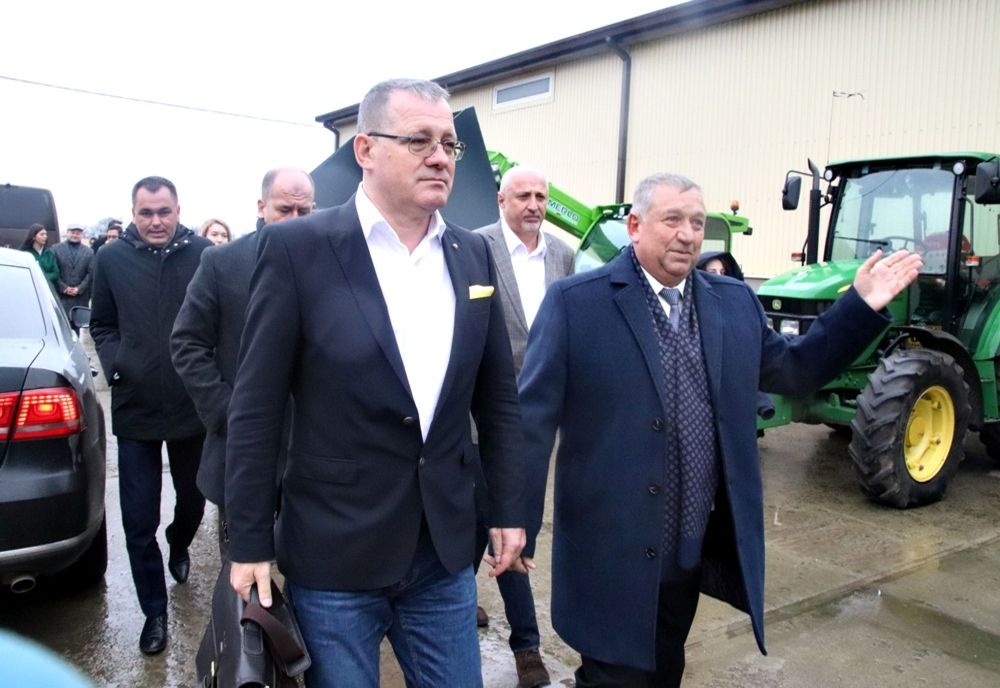 Adrian Oros, ministrul Agriculturii: “Să intervină statul și să cumpere terenuri”