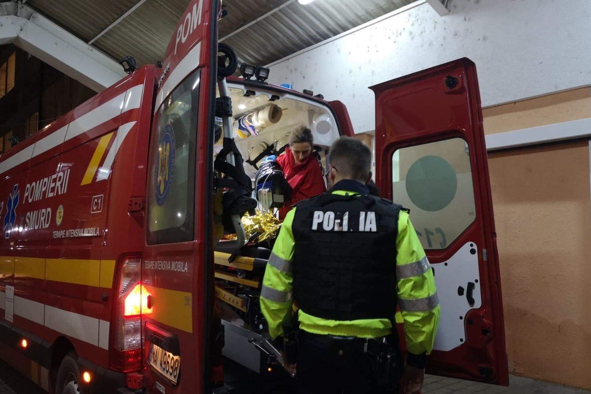 Bărbat împușcat după ce a atacat cu toporul un polițist