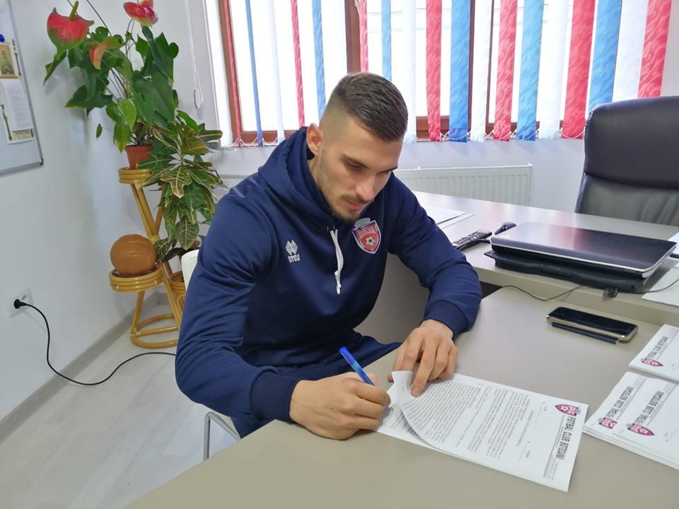 FC Botoșani a bifat primele două transferuri. Un fundaș român și un atacant croat au semnat cu echipa lui Croitoru