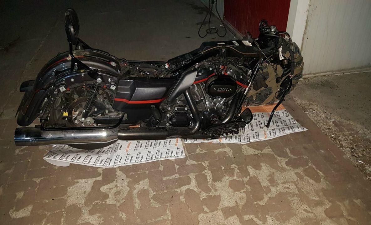 Motocicletă Harley Davidson confiscată de polițiștii de frontieră