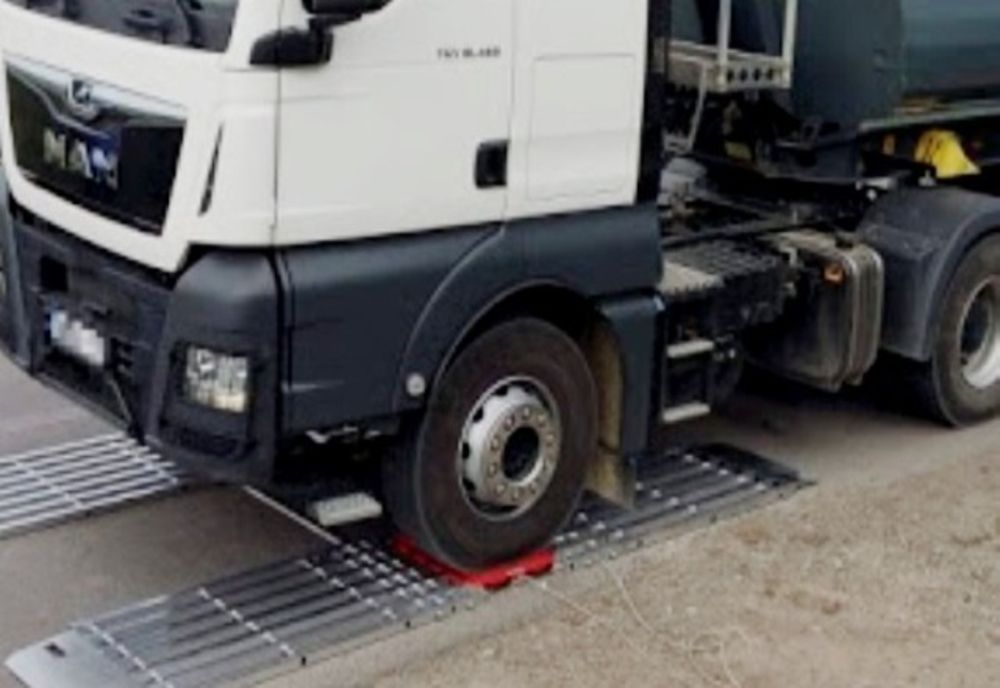 Cântare achiziționate pentru depistarea șoferilor de camioane care depășesc tonajul