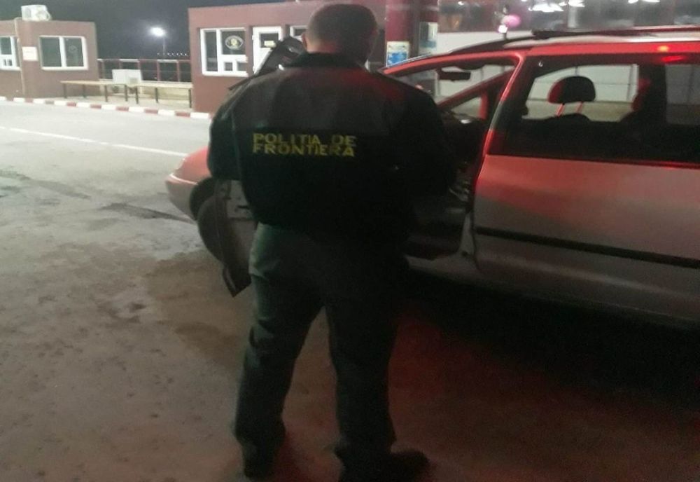 Carte de identitate falsă, cumpărată cu 500 de euro