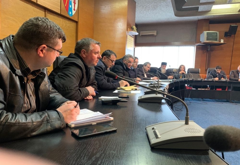 Prefectul i-a băgat în ședință pe șefii instituțiilor și a început pregătirile pentru STAREA DE URGENȚĂ