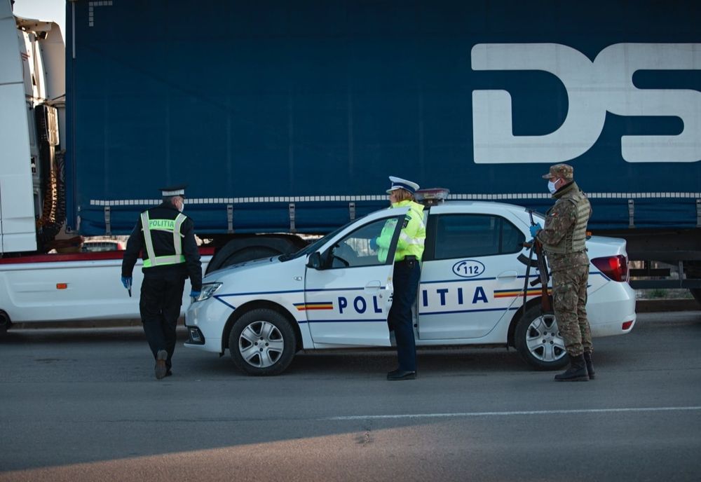 Amendați cu 2000 de lei și băgați în carantină