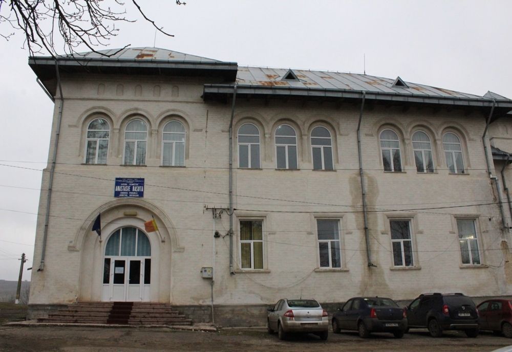 Investiție de 1,4 milioane de euro în liceul lăsat moștenire de boierul Anastasie Bașotă