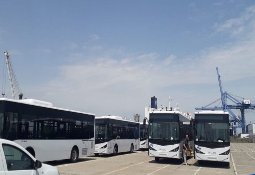 Autobuzele achiziționate de Eltrans stau în port dintr-un motiv incredibil