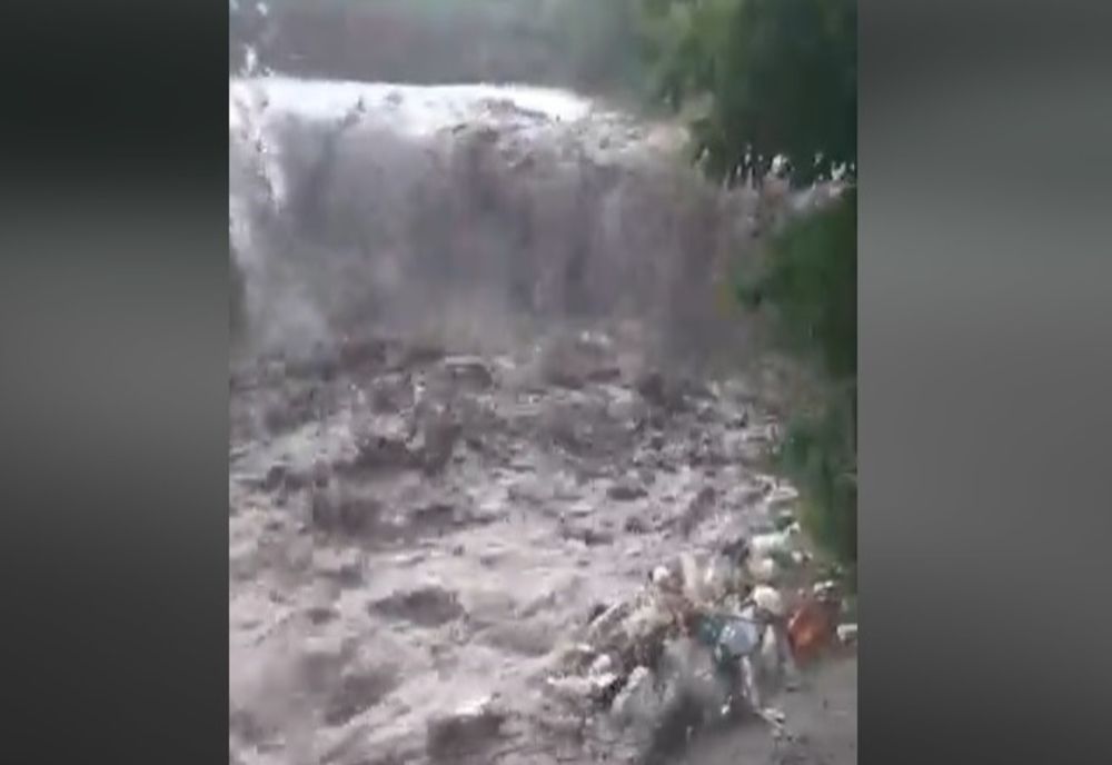 Case inundate în comunele Mitoc și Rădăuți Prut