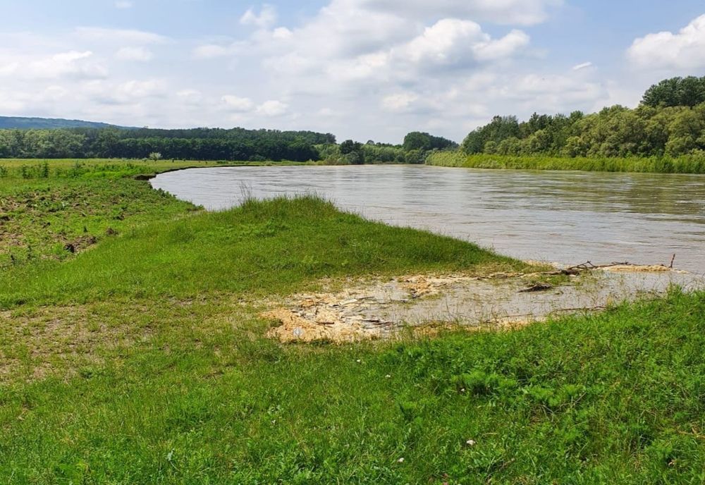 Prutul are aproape 7,5 metri la intrarea in țară. Tendința este in creștere