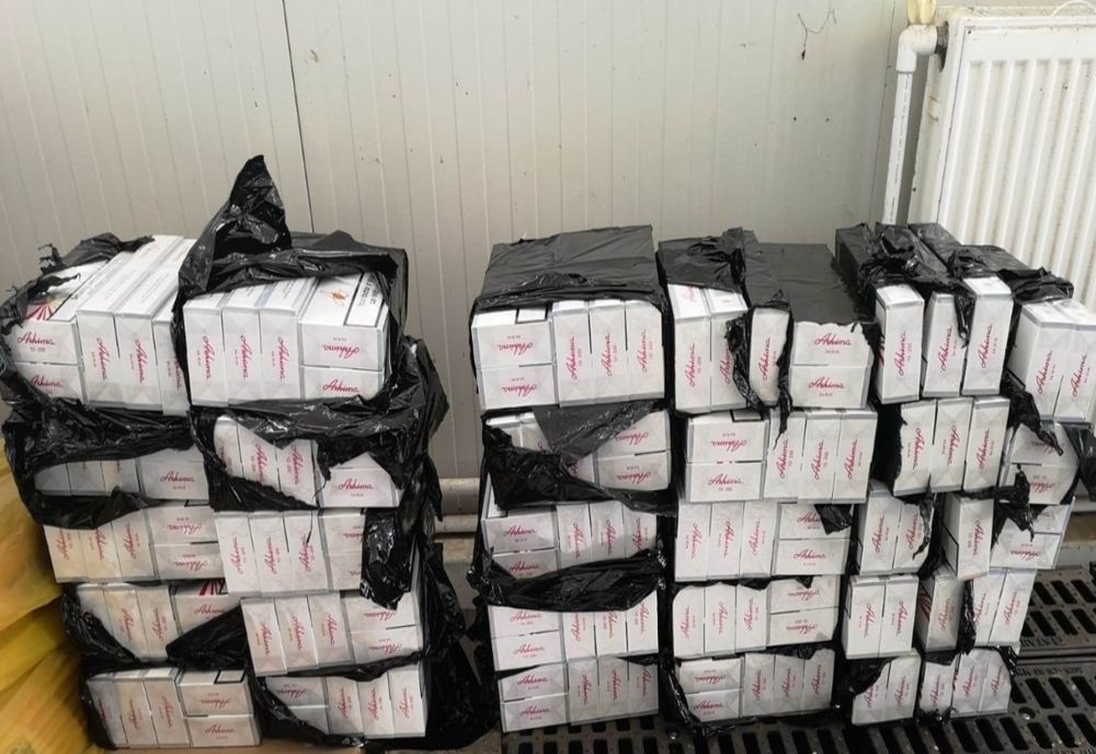 Microbuz blindat cu ţigări de contrabandă descoperit la Stânca