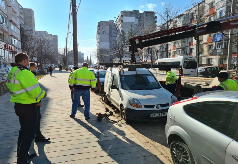 Primarul Botoșaniului a ”supravegheat” ridicarea rablelor de pe spațiul public