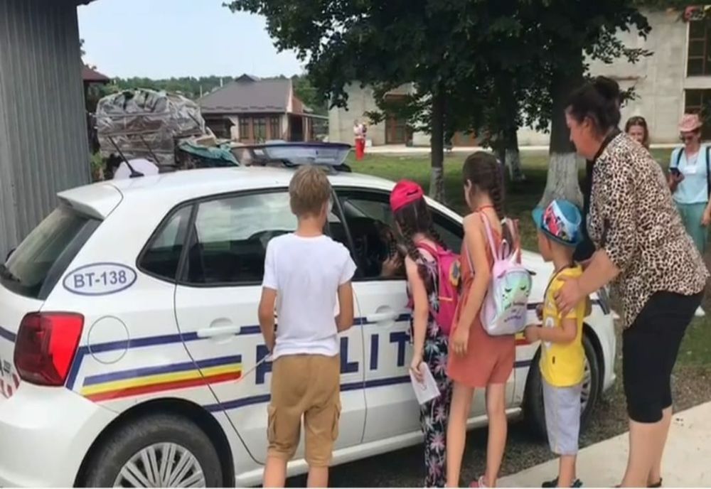 POLIȚIȘTII BOTOȘĂNENI ALĂTURI DE COPII