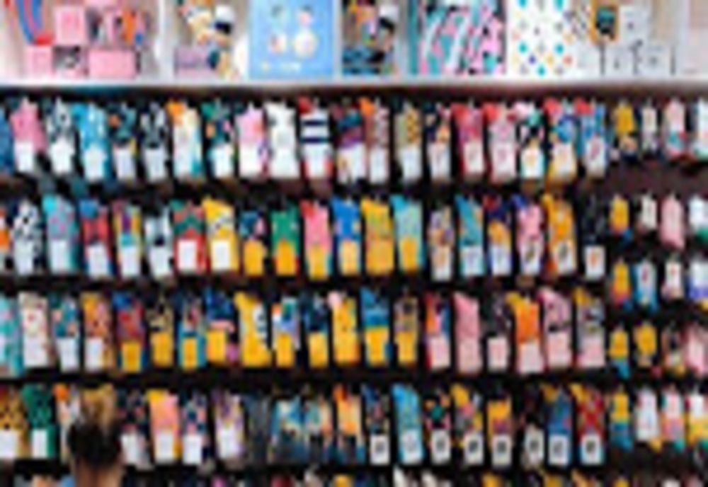 Firme de renume, acuzate că au folosit materiale TOXICE la fabricarea șosetelor pentru BEBELUȘI