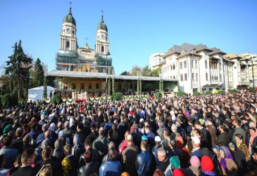 Sfaturile polițiștilor pentru pelerinii care vor merge la Sfânta Parascheva