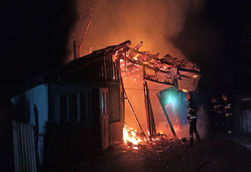Incendiu la o gospodărie din județul Botoșani