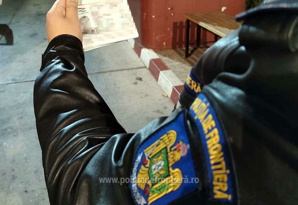 Vize false, descoperite la vamă! Cât au plătit pentru ele