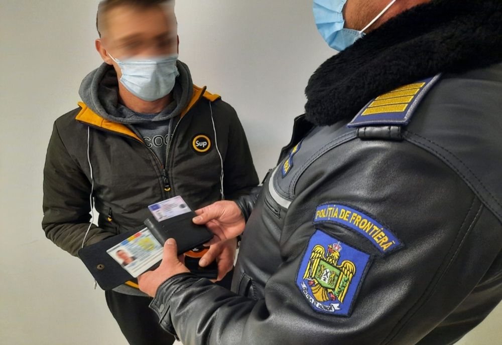 Documente false cumpărate online i-au adus și pagubă și dosar penal