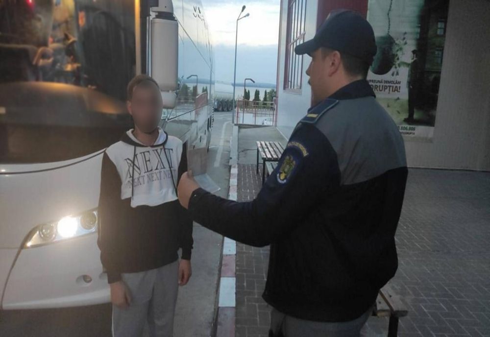 Urmărit de Interpol pentru furt şi tâlhărie, reţinut de poliţiştii de frontieră botoşăneni