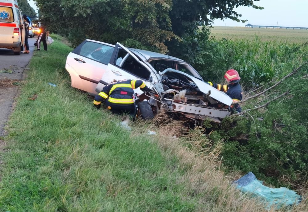Trei surori au văzut moartea cu ochii: au ieșit cu autoturismul în decor