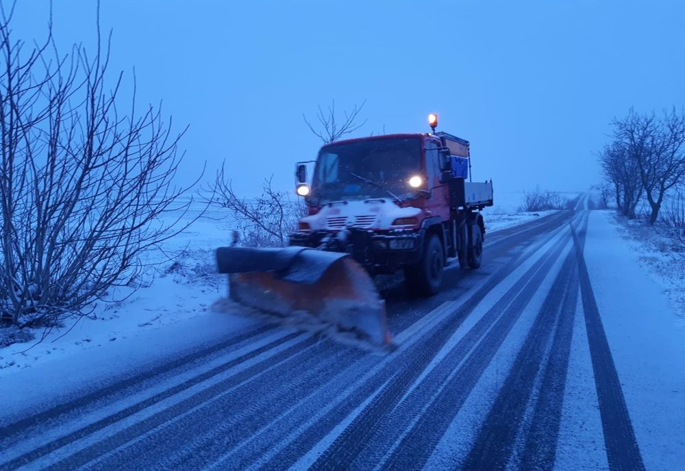 Două sectoare de drumuri naționale blocate din cauza zăpezii, în judeţul Botoşani