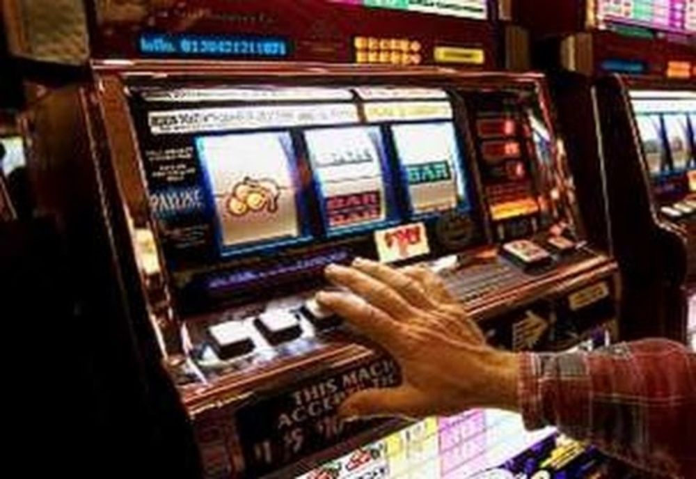 Este OFICIAL! A fost aprobată legea care prevede liste cu jucătorii la „păcănele”