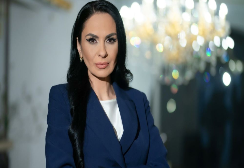 Alexandra Păcuraru și patrioții din emisiunea România Suverană fac zid pentru apărarea Mariei, adolescenta care se luptă cu statul subteran pentru propria viață