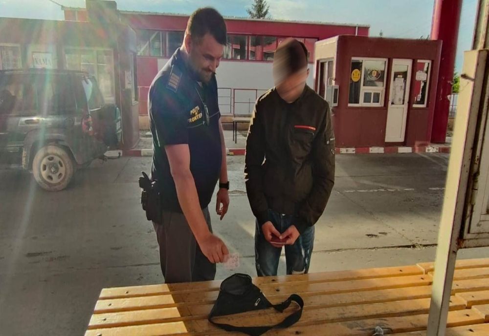 Permis de conducere fals, obținut cu 5000 de lei   