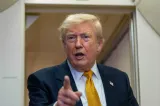 Trump ameninţă să lovească centrale electrice din Iran