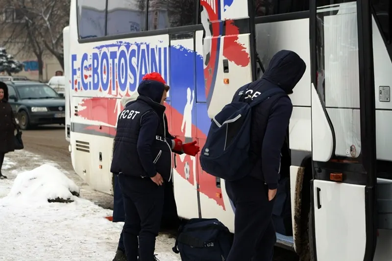 fc botosani, plecare in cantonament (1)