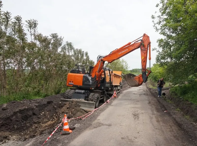 izvoare-subterane-descoperite-la-lucrarile-de-pe-dn-24c-judetul-botosani-3dR