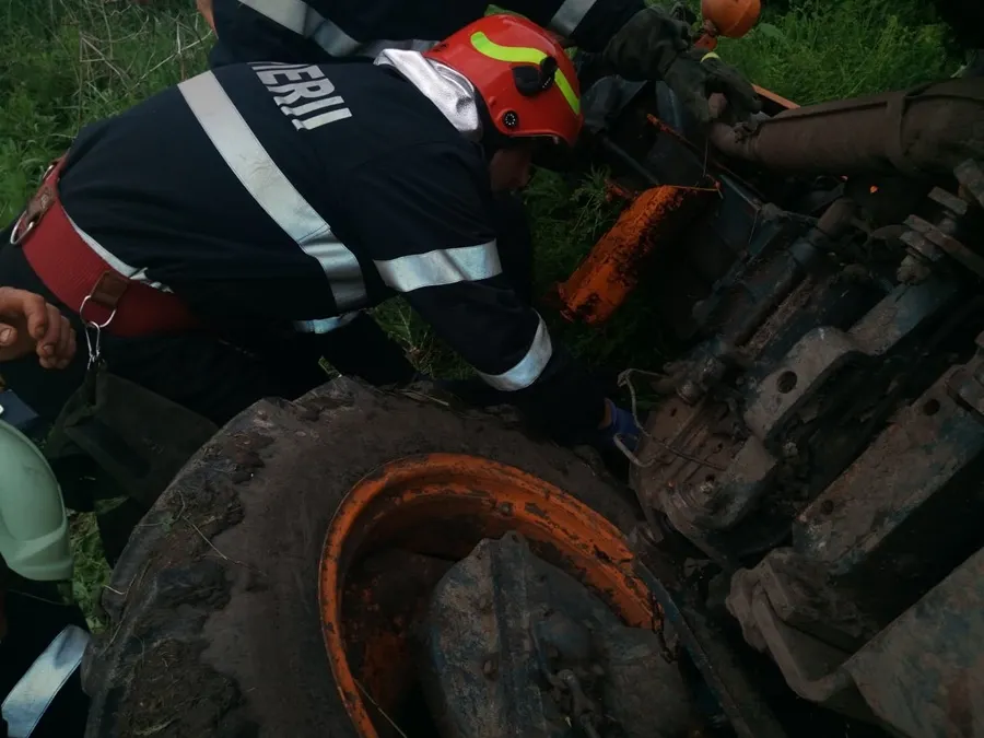 tractor rasturnat1