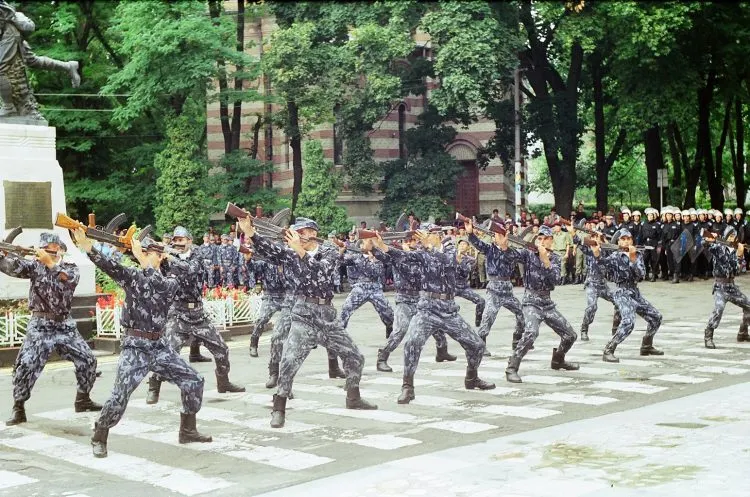 06300012-750x497