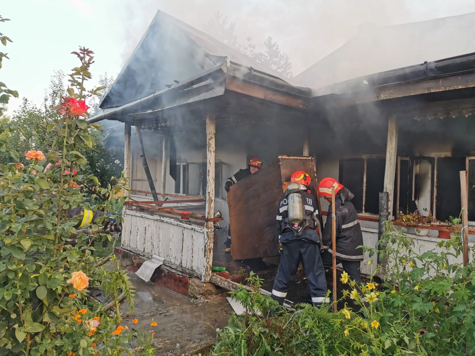 incendiu manastirea agafton3