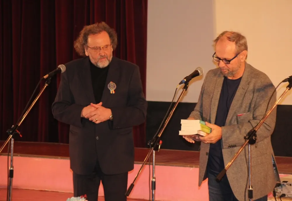 Nouă poeți nominalizați pentru Premiul Național Mihai Eminescu