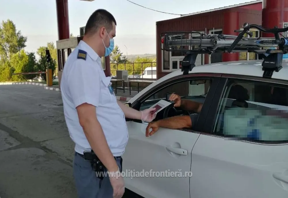 A încercat să treacă frontiera la volan, fără permis de conducere