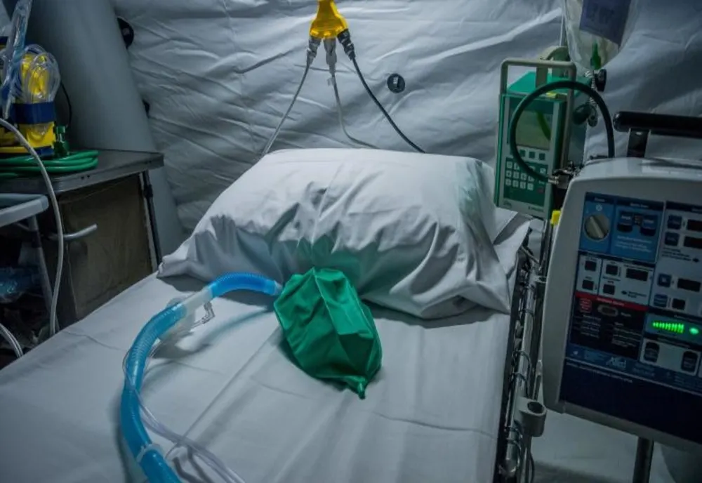 Încă un cadru medical, victimă a noului coronavirus