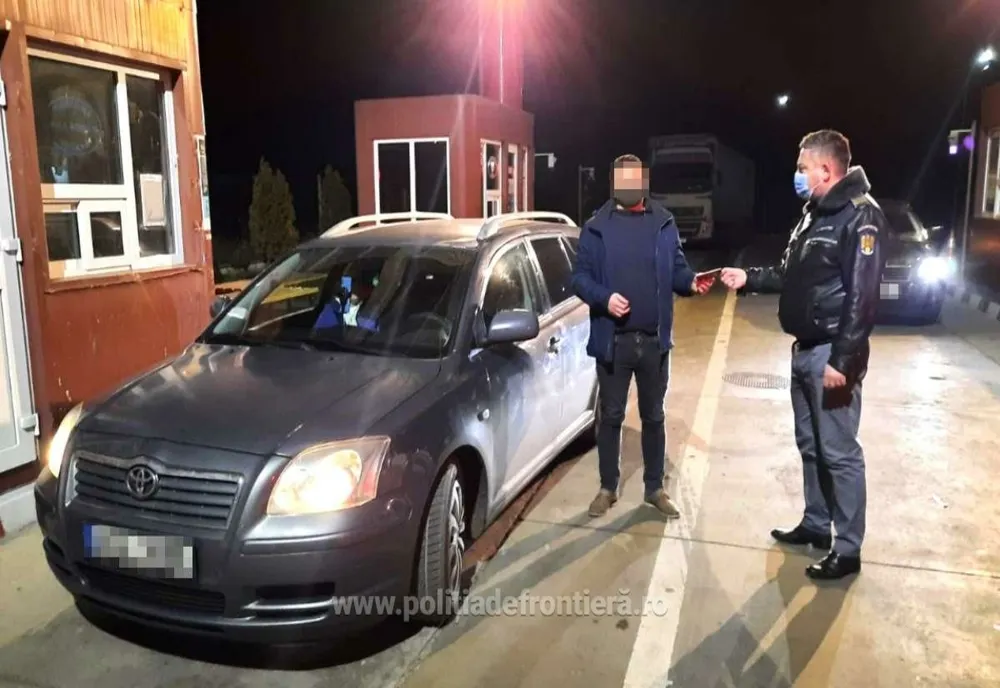Permis fals obţinut cu 350 de euro, depistat în Vama Stânca