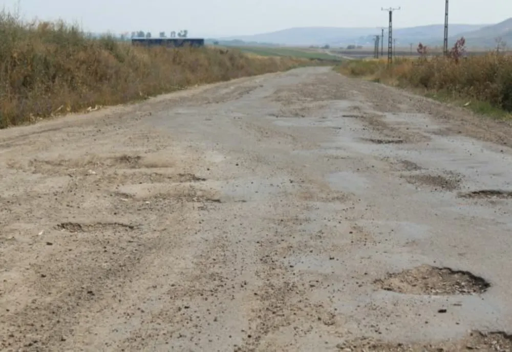 S-a semnat contractul pentru modernizarea drumului de la Prăjeni