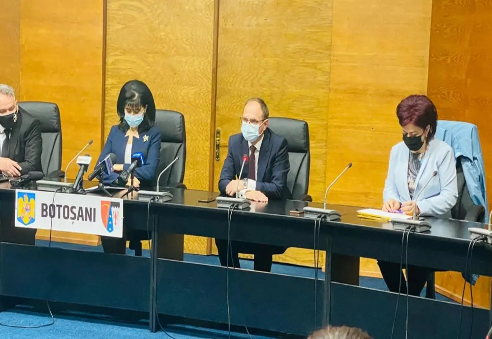 Prefectul, președintele CJ și primarul promovează vaccinarea dar nu sunt vaccinați. Care sunt explicațiile acestora