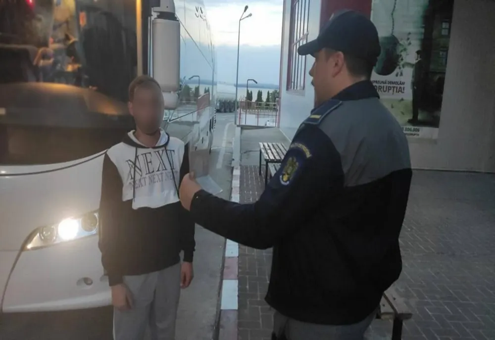 Urmărit de Interpol pentru furt şi tâlhărie, reţinut de poliţiştii de frontieră botoşăneni